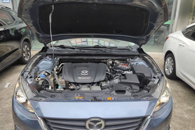 Used Mazda Mazda 3 Axela 2014 Hatchback 1.5L Automatic Luxury Model
