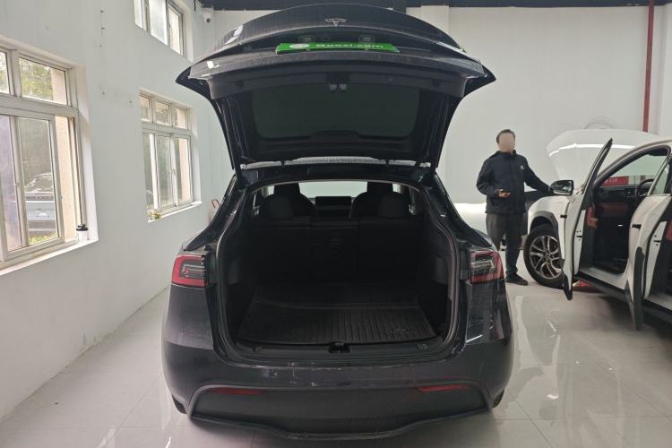 Used Tesla Model Y 2024 Long-Range All-Wheel-Drive Version