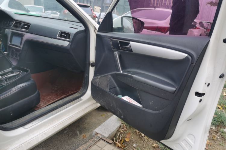 Used Volkswagen Gran Lavida 2013 1.6L Automatic Comfort Model
