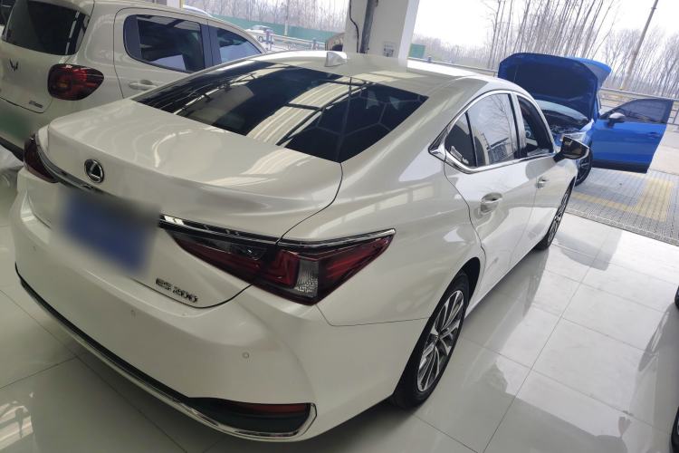 Used Lexus ES 2022 200 Excellence Edition
