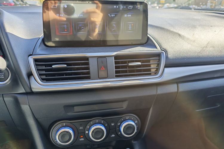 Used Mazda Mazda 3 Axela 2017 Sedan 1.5L Manual Comfort Model Emission Standard China V
