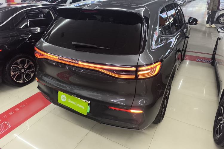 Used  E5 2024 440km Launch Edition
