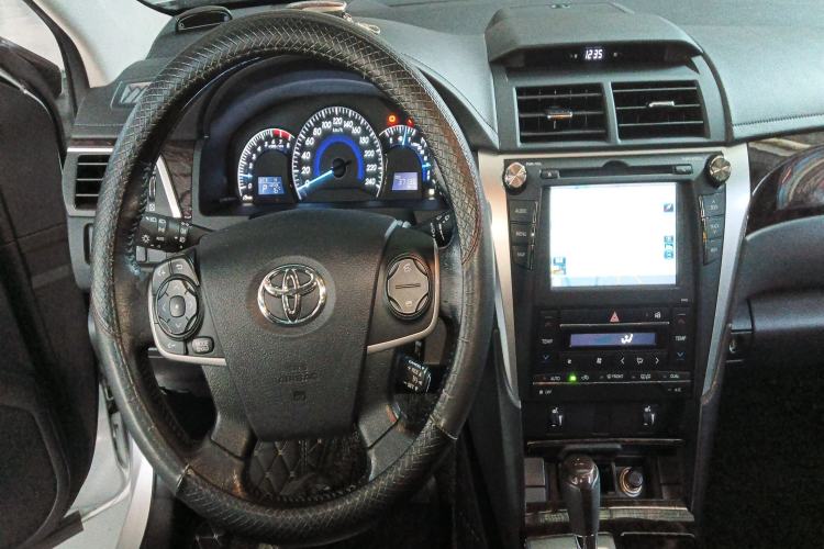 Used Toyota Camry 2015 2.5G Luxury Navigation Edition