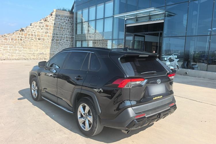 Used Toyota RAV4 2022 2.0L CVT Two-Wheel Drive Fashion Plus Edition
