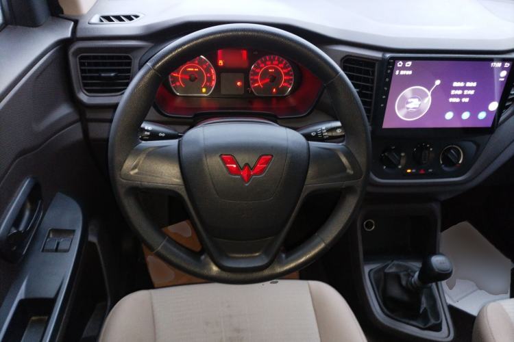 Used Wuling Hongguang V 2022 1.5L Jingqu Version Hydraulic Power Steering LAR
