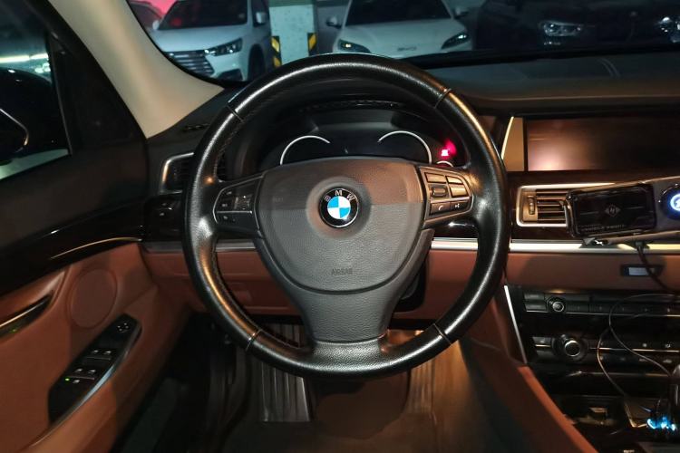 Used BMW 5 Series GT 2015 528i Leading Model
