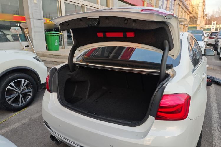 Used BMW 3 Series 2018 320Li Leading Luxury Package
