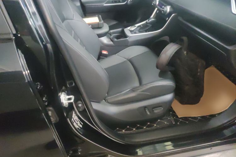 Used Toyota Wildlander 2023 2.0L CVT Two-Wheel Drive Luxury PLUS Edition
