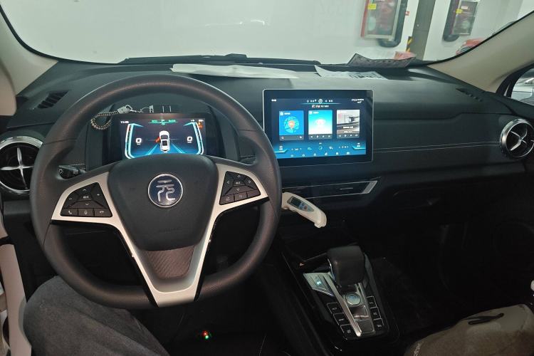 Used BYD Yuan New Energy 2019 EV535 Smart Connect Trendsetting Model
