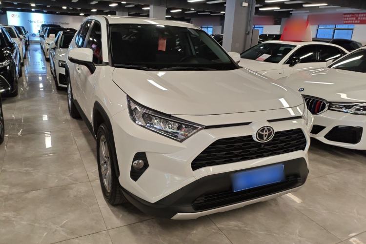 Used Toyota RAV4 2022 2.0L CVT Two-Wheel Drive Fashion Edition