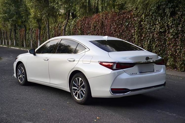 Used Lexus ES 2023 200 Excellence Edition