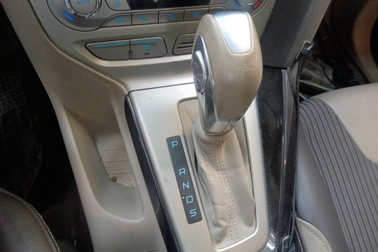 Used Ford Focus 2012 Sedan 1.6L Automatic Fashion Edition
