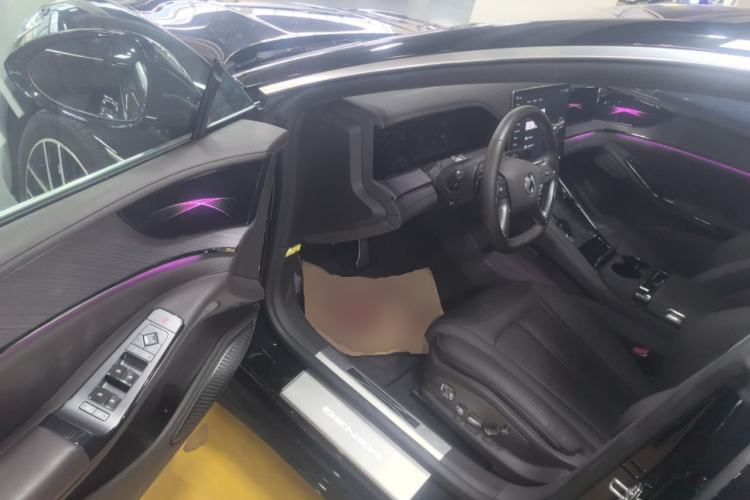 Used Denza Z9 2024 1100 km Four-Wheel Drive Max Version