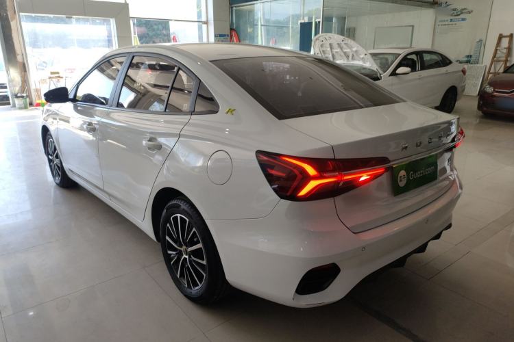 Used Roewe i5 2021 1.5L CVT Platinum Edition
