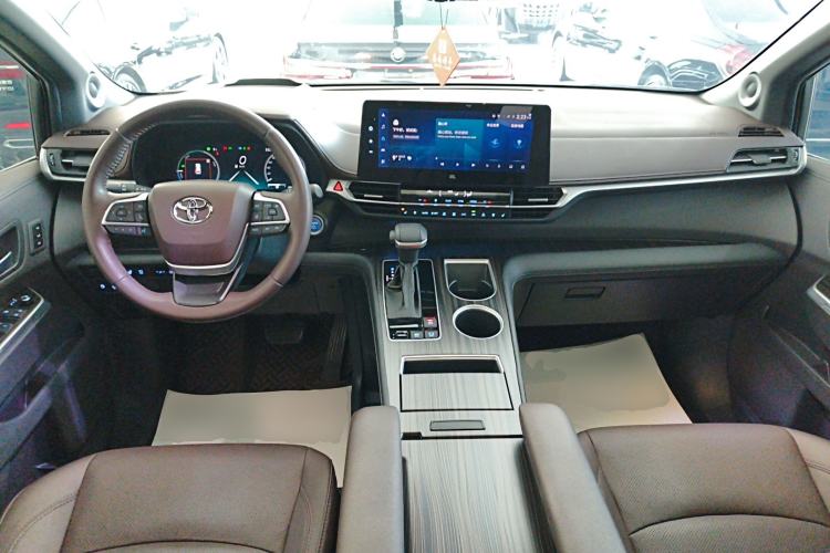 Used Toyota Sienna 2021 2.5L Hybrid Platinum Edition
