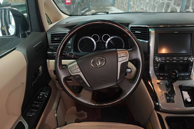 Used Toyota Alphard 2012 3.5L Luxury Edition
