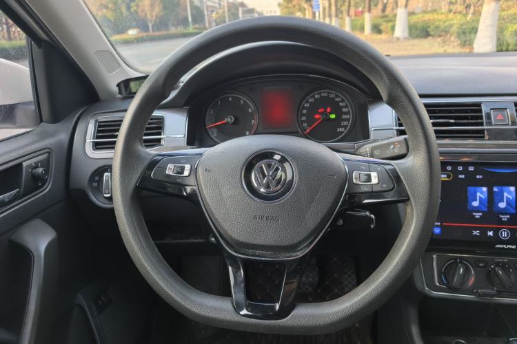 Used Volkswagen Santana 2016 1.6L Automatic Comfort Edition
