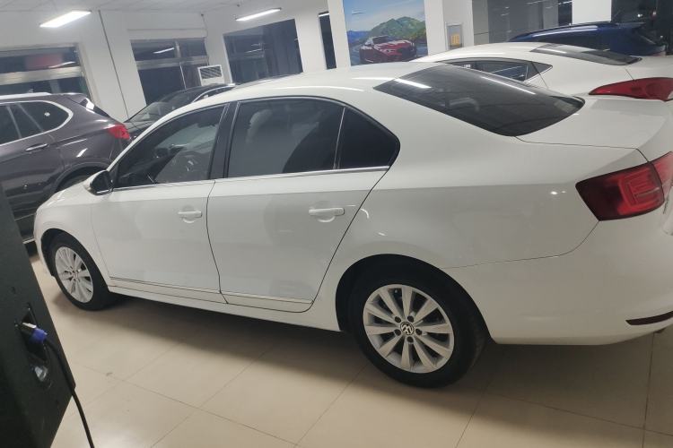 Used Volkswagen Sagitar 2015 230TSI Automatic Comfort Version
