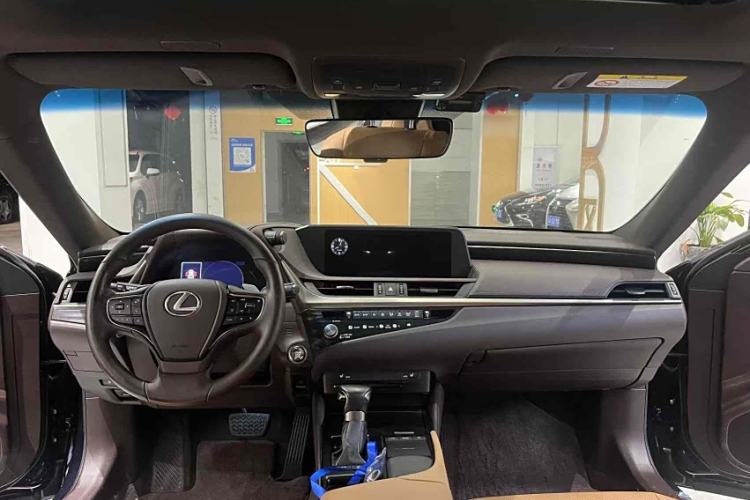 Used Lexus ES 2020 200 Excellence Edition
