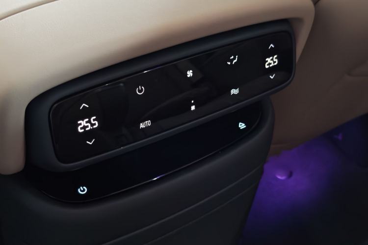 Used XPeng X9 2025 740 Ultra-Long Range Max
