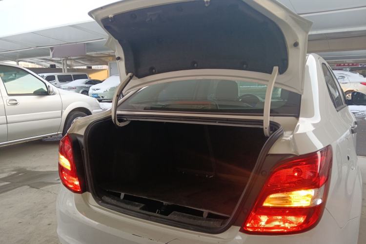 Used Chevrolet Aveo Sonic 2014 Sedan 1.4SL MT Comfort Edition
