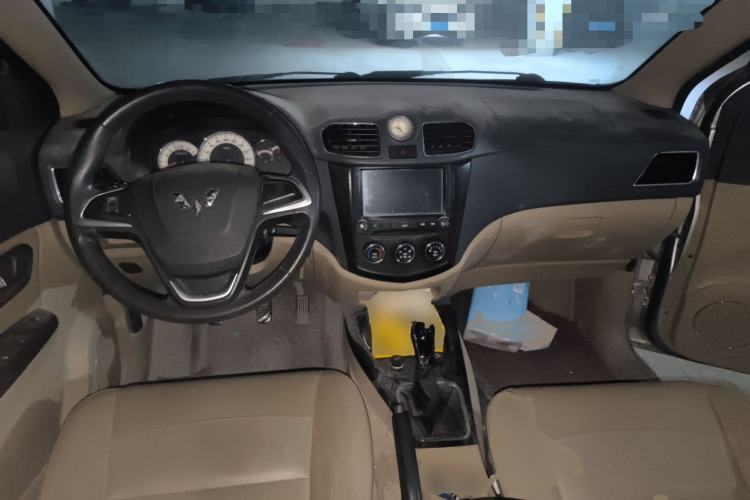 Used Wuling Hongguang 2014 1.5L S Luxury Model

