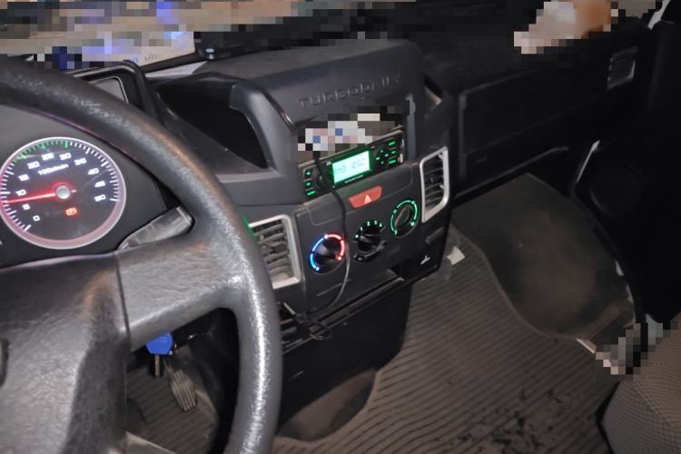 Used Iveco Daily 2022 2.5T A37 M1 Passenger Van 5-9 Seats Long Wheelbase Mid-Roof Design Dual Tires Side Sliding Doors
