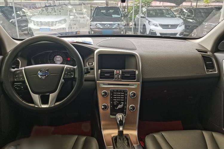 Used Volvo XC60 2015 T5 Smart Upgrade Model
