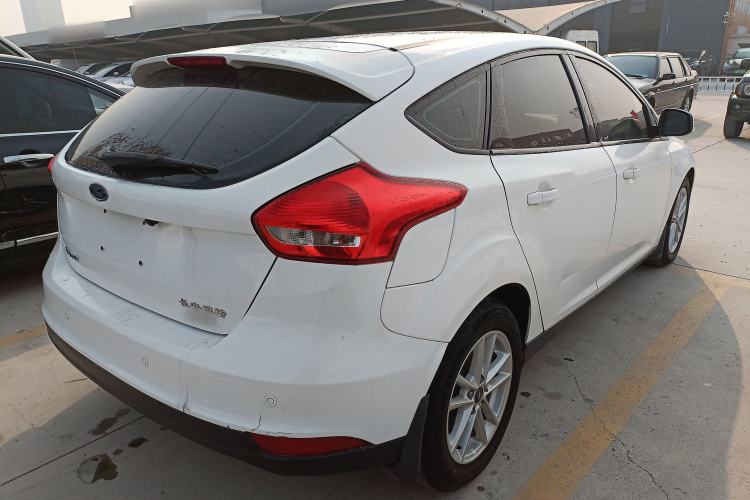 Used Ford Focus 2015 Hatchback EcoBoost 125 Automatic Supreme Style Edition
