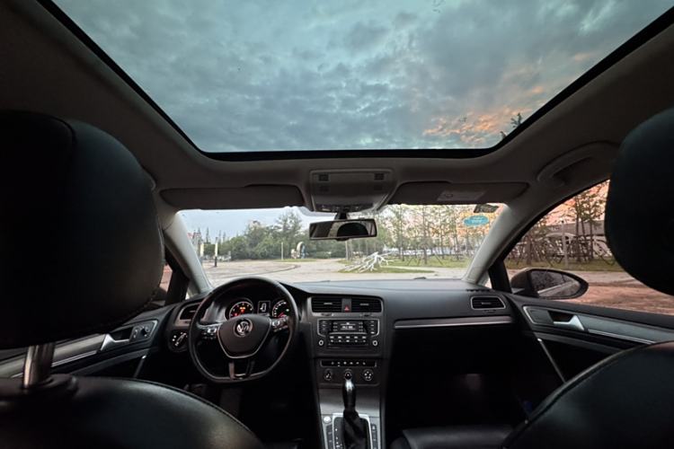 Used Volkswagen Golf 2014 1.4TSI Automatic Luxury Model
