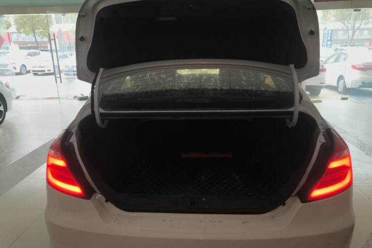 Used Geely Auto Emgrand 2017 Sedan Million Edition 1.5L CVT Upward Connectivity Version