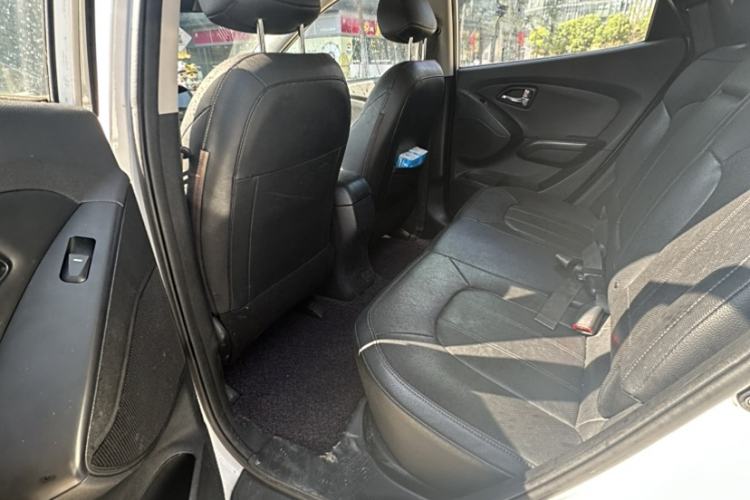 Used Hyundai ix35 2015 2.0L Automatic 2WD Smart Version China V Standard
