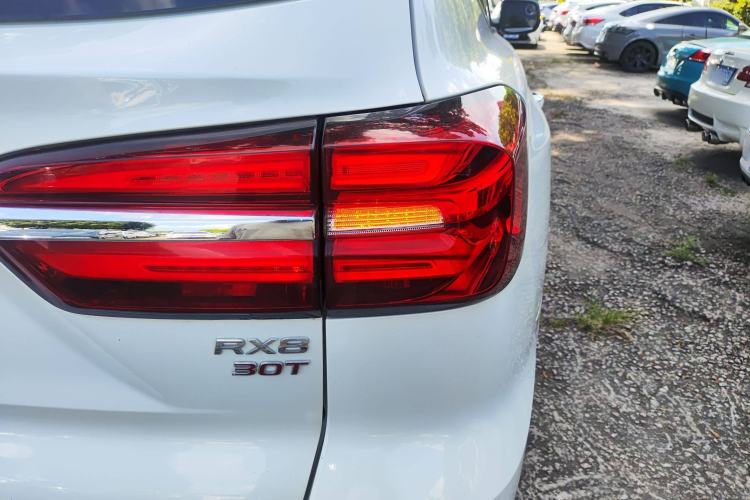 Used Roewe RX8 2019 30T Smart Connectivity Two-Wheel Drive Supreme Flagship Edition
