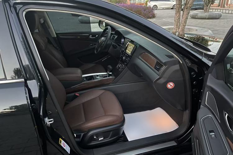 Used Hongqi H7 2015 2.0T Luxury Model
