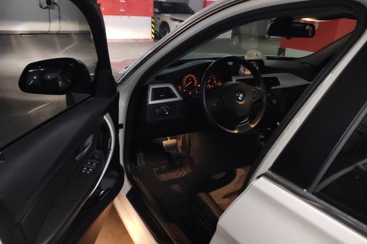 Used BMW 3 Series 2015 320Li Luxury Edition Fashion Model
