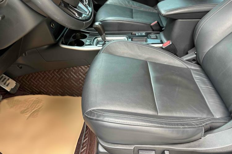 Used Mitsubishi Outlander 2019 2.0L Two-Wheel Drive Comfort Edition 5 Seats China V Standard
