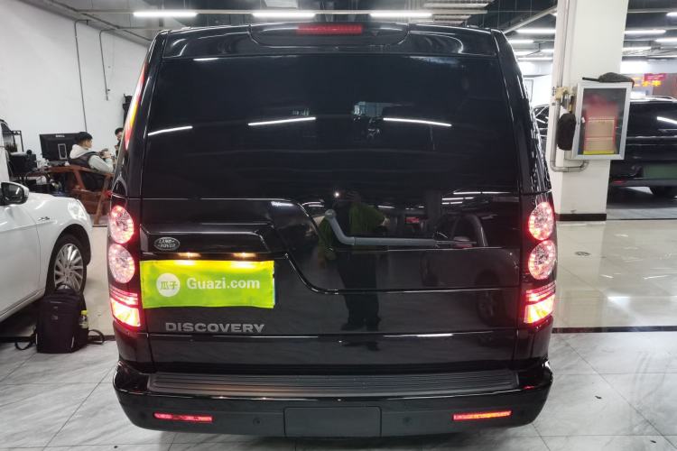 Used Land Rover Discovery 2016 3.0 SC Obsidian Black Heritage Edition SE
