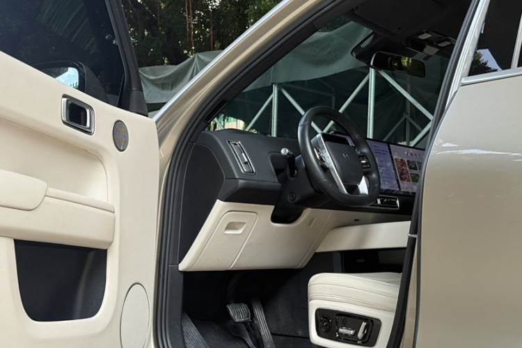 Used Li Auto L8 2023 Pro Model
