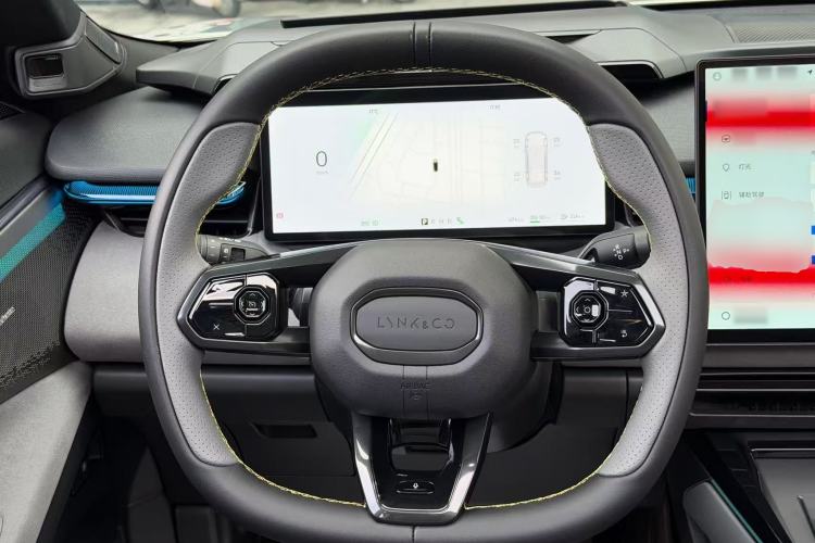 Used Lynk & Co 08 EM-P 2025 120km Long-Range Halo