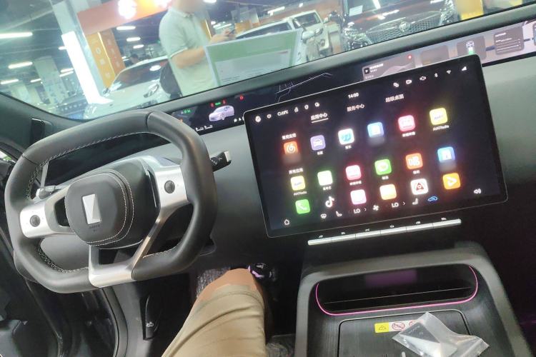 Used  12 2025 Ultra Extended-Range Edition
