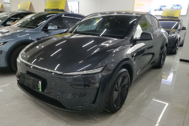 Used Tesla Model Y 2025 Rear-Wheel-Drive Version