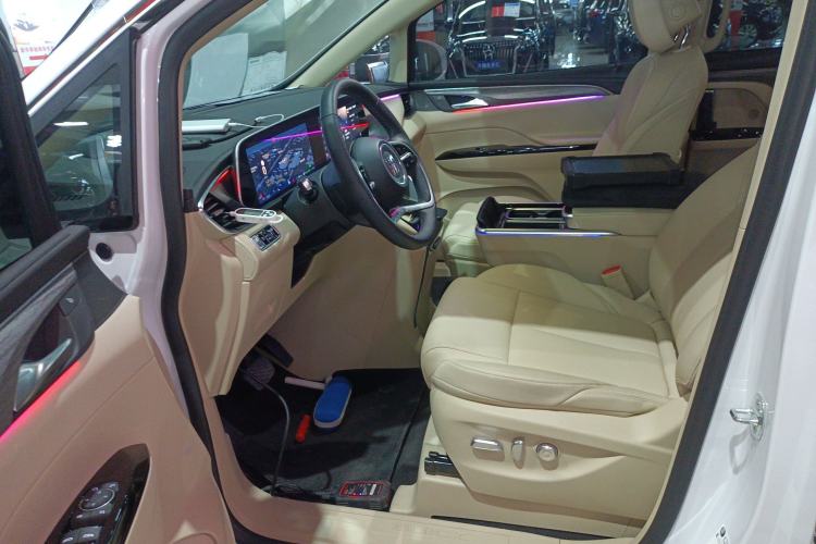 Used Buick GL8 New Energy 2025 Lu Shang Smart Enjoyment Edition 7-Seater