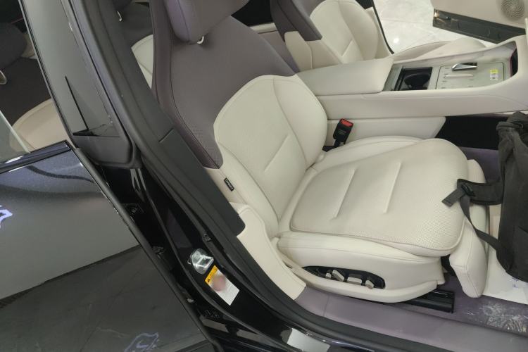 Used  12 2025 Ultra Extended-Range Edition
