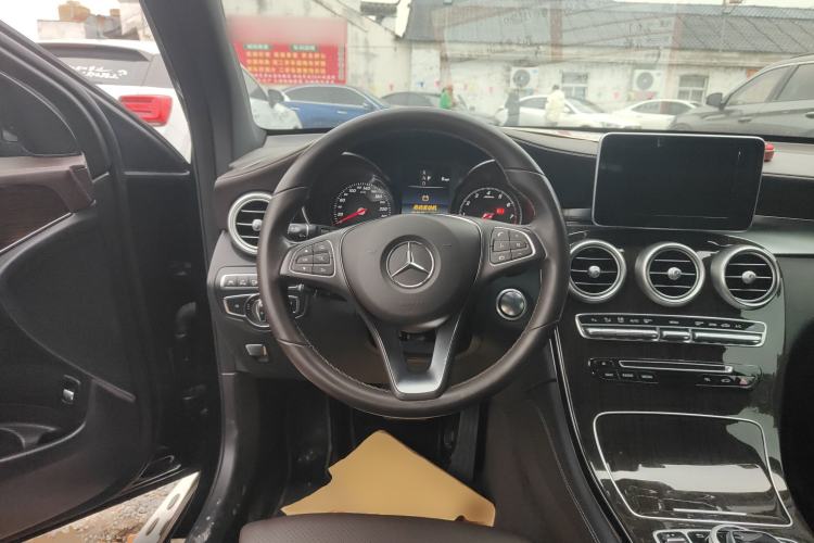 Used Mercedes-Benz GLC 2018 GLC 260 4MATIC Luxury Model