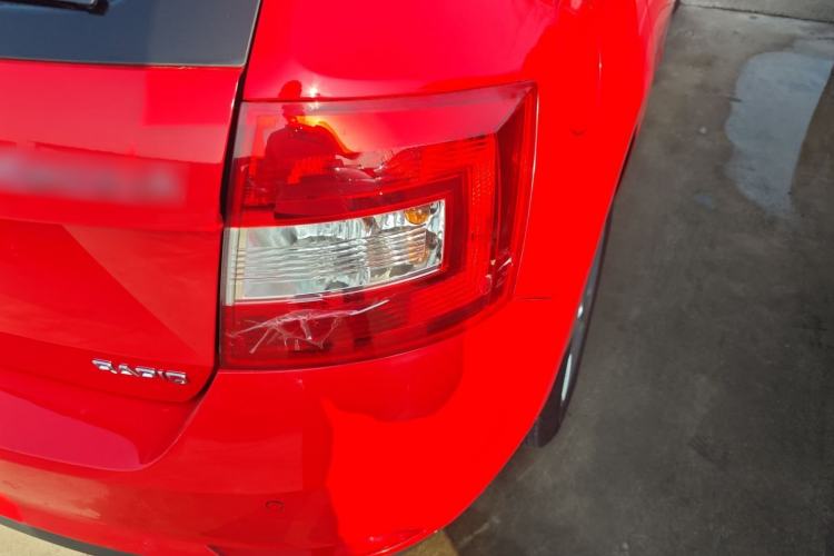 Used Skoda Rapid Spaceback 2014 1.6L Automatic Enjoyment Edition
