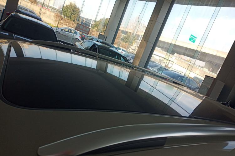 Used Volkswagen Tiguan L 2023 330TSI Automatic Two-Wheel Drive R-Line Flagship Edition
