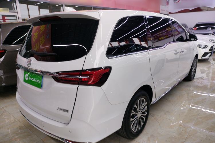 Used Buick GL8 2023 Facelifted Land Cruiser Executive Luxury Version
