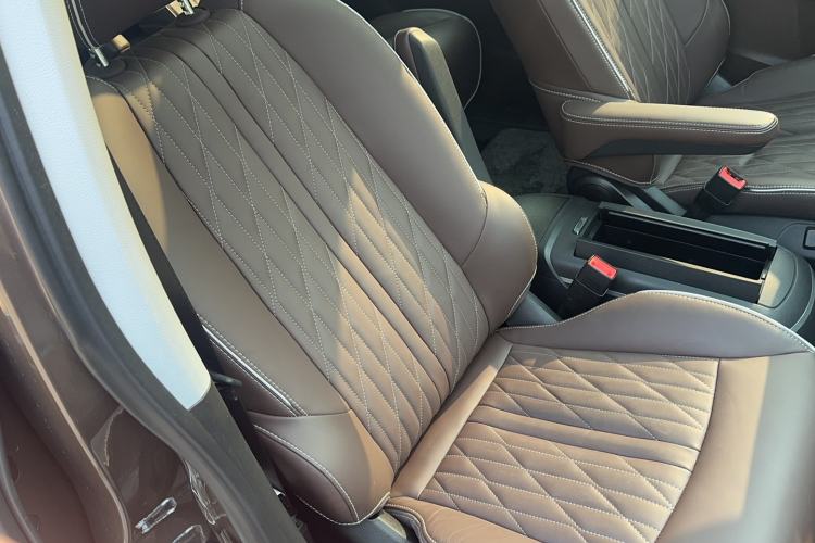 Used Buick GL8 2023 Land Executive Class 652T Luxury Model
