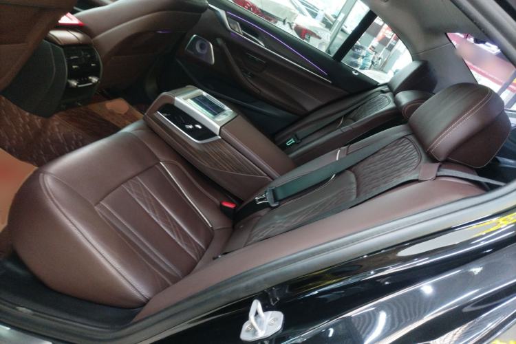 Used BMW 5 Series 2018 Facelifted 530Li Luxury Edition Premium Package
