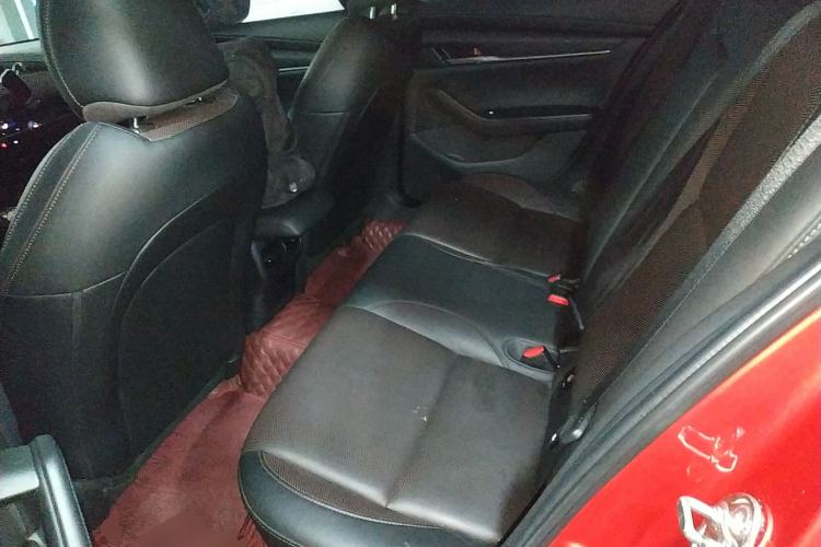 Used Mazda Mazda 3 Axela 2020 1.5L Automatic Luxury Version
